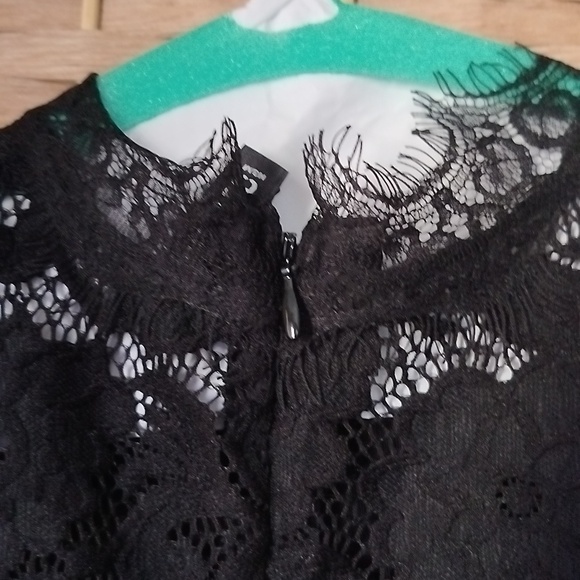 Like New Divided dress - Picture 6 of 10